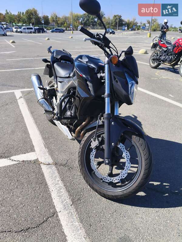 Мотоцикл Без обтекателей (Naked bike) Honda CB 400F 2014 в Одессе фото 8 Мотоцикл Без обтекателей (Naked bike) Honda CB 400F 2014 в Одессе