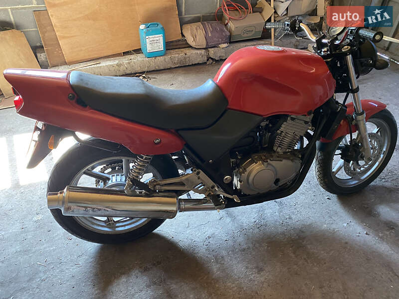 Мотоцикл Без обтекателей (Naked bike) Honda CB 500 1994 в 