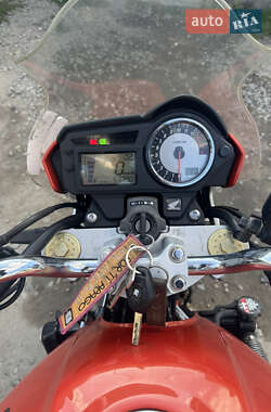 Мотоцикл Без обтекателей (Naked bike) Honda CB 600F Hornet 2005 в 