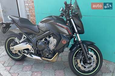Мотоцикл Без обтекателей (Naked bike) Honda CB 650F 2015 в 