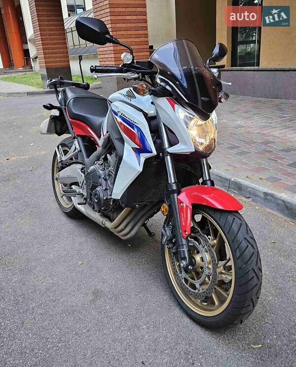 Мотоцикл Без обтекателей (Naked bike) Honda CB 650F 2014 в 