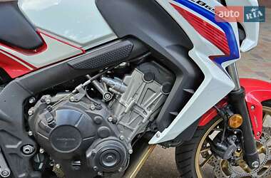 Мотоцикл Без обтекателей (Naked bike) Honda CB 650F 2014 в 