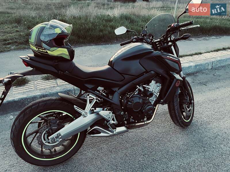 Мотоцикл Без обтікачів (Naked bike) Honda CB 650F 2015 в Миколаєві фото 5 Мотоцикл Без обтікачів (Naked bike) Honda CB 650F 2015 в Миколаєві
