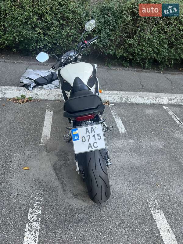 Мотоцикл Без обтекателей (Naked bike) Honda CB 650F 2015 в Киеве фото 4 Мотоцикл Без обтекателей (Naked bike) Honda CB 650F 2015 в Киеве