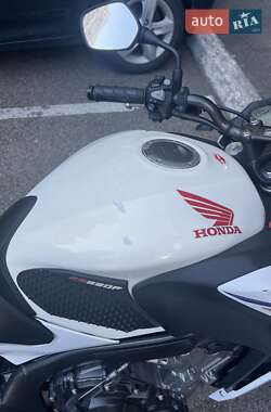 Мотоцикл Без обтекателей (Naked bike) Honda CB 650F 2015 в 