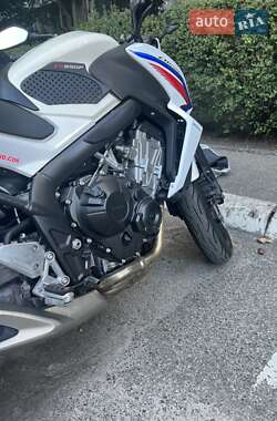Мотоцикл Без обтекателей (Naked bike) Honda CB 650F 2015 в 