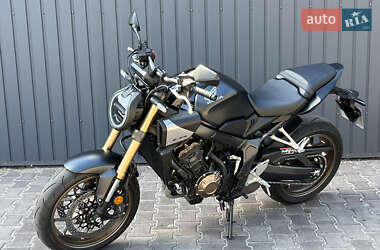 Мотоцикл Без обтекателей (Naked bike) Honda CB 650R 2024 в 