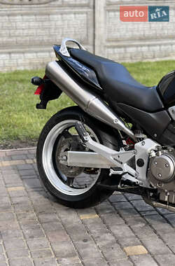 Мотоцикл Без обтекателей (Naked bike) Honda CB 900F Hornet 2002 в 