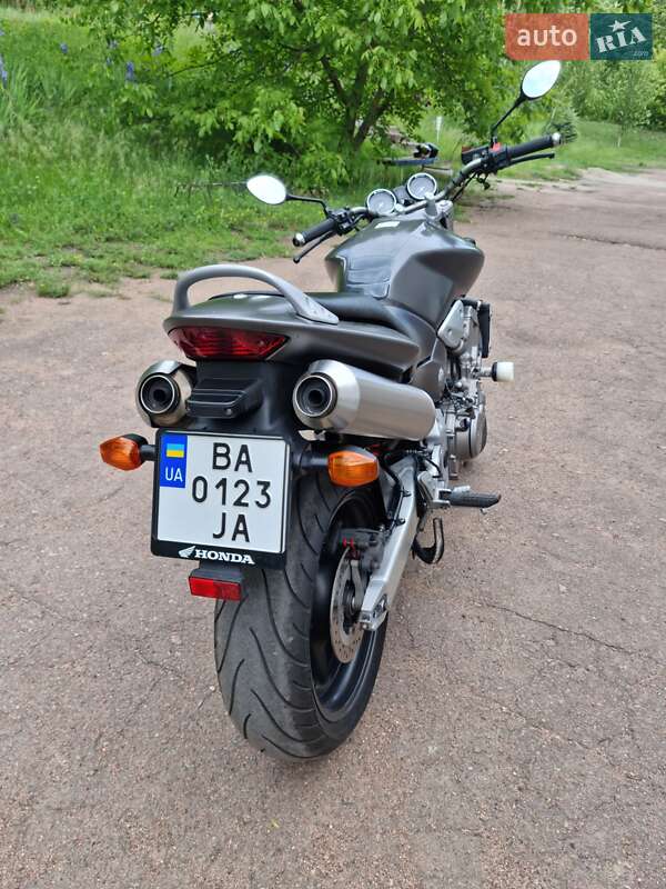 Мотоцикл Без обтекателей (Naked bike) Honda CB 900F Hornet 2003 в Помошной