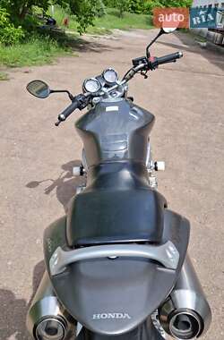Мотоцикл Без обтекателей (Naked bike) Honda CB 900F Hornet 2003 в 