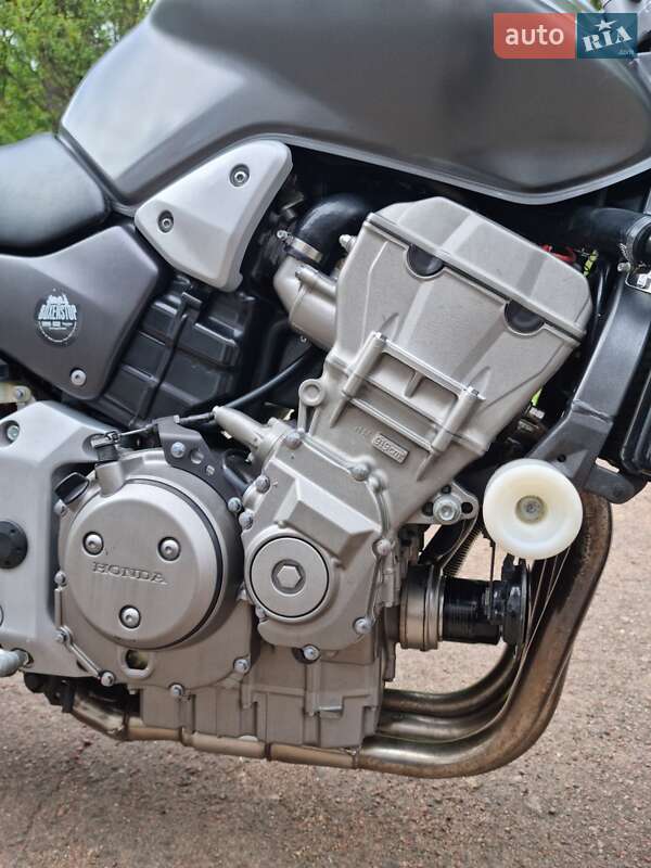 Мотоцикл Без обтекателей (Naked bike) Honda CB 900F Hornet 2003 в Помошной