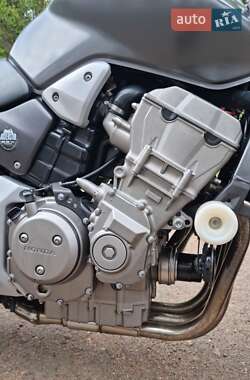 Мотоцикл Без обтекателей (Naked bike) Honda CB 900F Hornet 2003 в 