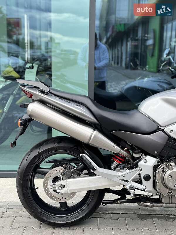 Мотоцикл Без обтекателей (Naked bike) Honda CB 900F Hornet 2002 в Ровно фото 23 Мотоцикл Без обтекателей (Naked bike) Honda CB 900F Hornet 2002 в Ровно