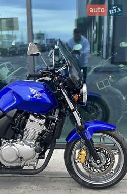 Мотоцикл Без обтекателей (Naked bike) Honda CBF 500 2005 в 