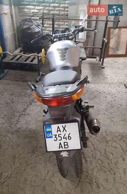 Мотоцикл Без обтекателей (Naked bike) Honda CBF 500 2004 в 