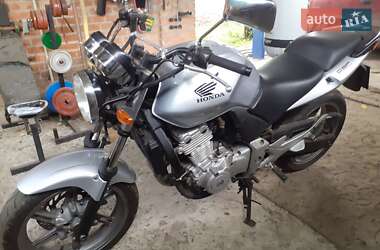 Мотоцикл Без обтекателей (Naked bike) Honda CBF 500 2004 в 