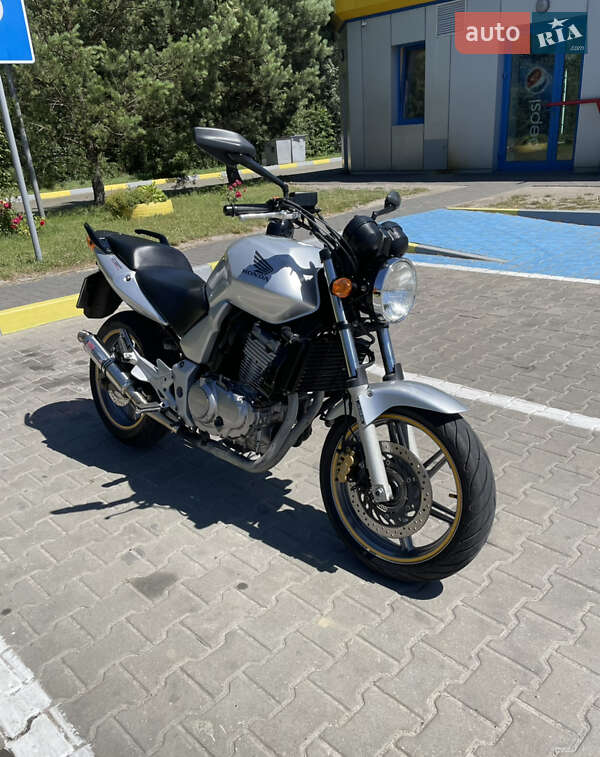 Honda CBF 500 2004