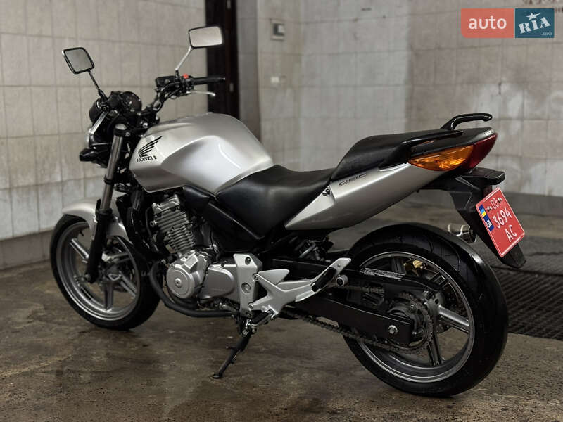 Мотоцикл Без обтекателей (Naked bike) Honda CBF 500 2004 в Ровно