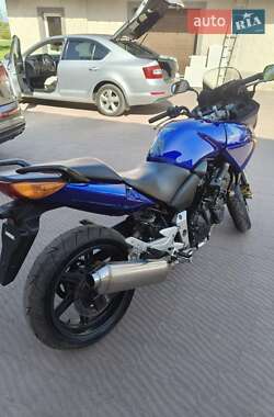 Мотоцикл Спорт-туризм Honda CBF 600 2004 в 