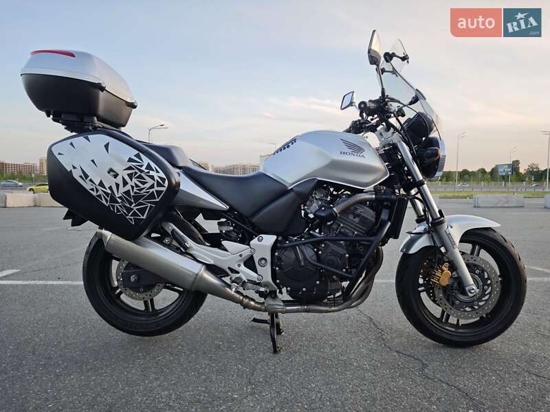 Мотоцикл Без обтекателей (Naked bike) Honda CBF 600 2005 в 