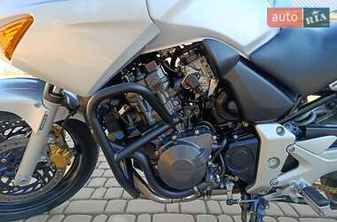Мотоцикл Спорт-туризм Honda CBF 600 2004 в 