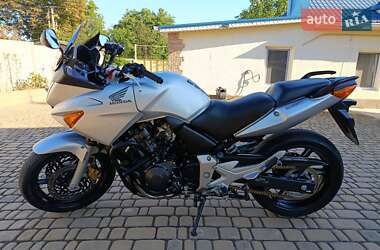 Мотоцикл Спорт-туризм Honda CBF 600 2004 в 