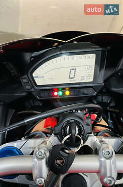 Спортбайк Honda CBR 1000RR 2012 в 