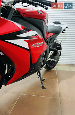Спортбайк Honda CBR 1000RR 2012 в 