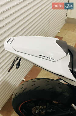 Спортбайк Honda CBR 1000RR 2012 в 