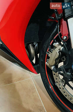 Спортбайк Honda CBR 1000RR 2012 в 