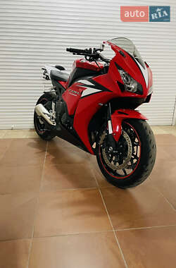 Спортбайк Honda CBR 1000RR 2012 в 