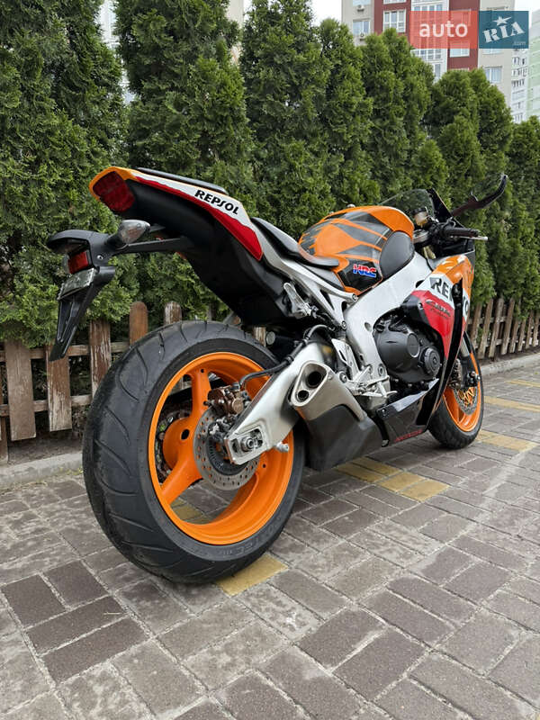 Спортбайк Honda CBR 1000RR 2009 в Киеве фото 11 Спортбайк Honda CBR 1000RR 2009 в Киеве