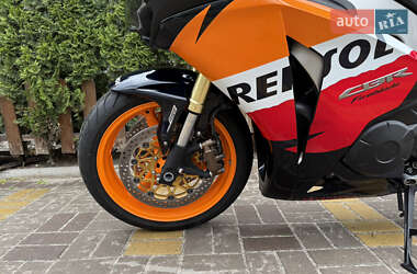 Спортбайк Honda CBR 1000RR 2009 в 