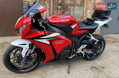 Спортбайк Honda CBR 1000RR 2013 в 