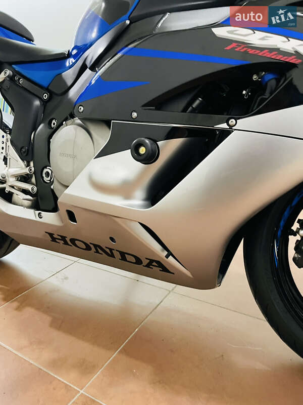 Спортбайк Honda CBR 1000RR 2007 в Киеве
