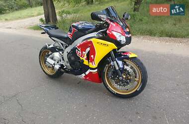 Спортбайк Honda CBR 1000RR 2010 в Днепре