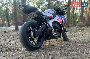 Спортбайк Honda CBR 1000RR 2012 в 