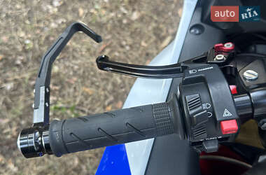 Спортбайк Honda CBR 1000RR 2012 в 