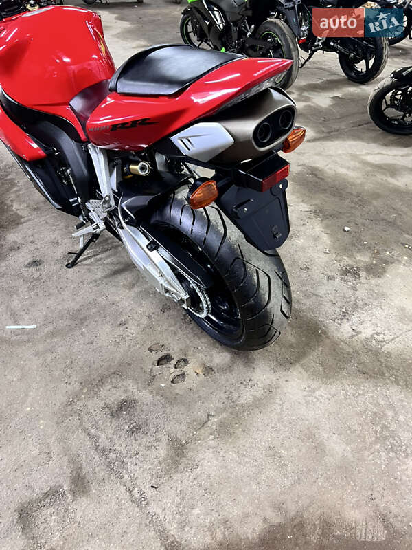 Спортбайк Honda CBR 1000RR 2004 в Житомире