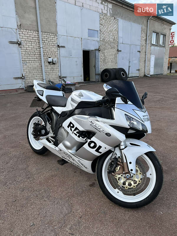 Honda CBR 1000RR 2004