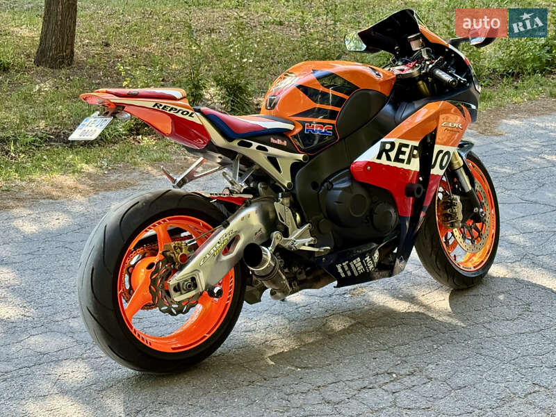 Спортбайк Honda CBR 1000RR 2008 в Новомосковську