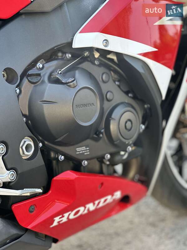 Спортбайк Honda CBR 1000RR 2016 в Запоріжжі