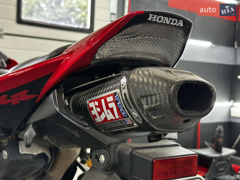 Спортбайк Honda CBR 1000RR 2007 в Киеве фото 13 Спортбайк Honda CBR 1000RR 2007 в Киеве