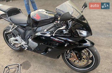 Спортбайк Honda CBR 1000RR 2004 в Киеве