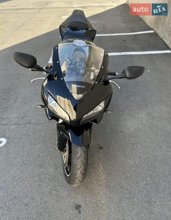 Спортбайк Honda CBR 1000RR 2004 в Києві