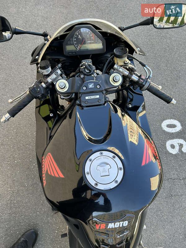 Спортбайк Honda CBR 1000RR 2004 в Києві