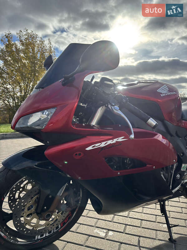 Спортбайк Honda CBR 1000RR 2005 в Вінниці