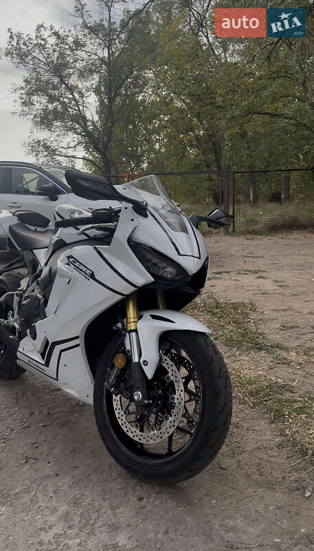 Спортбайк Honda CBR 1000RR 2022 в Запорожье