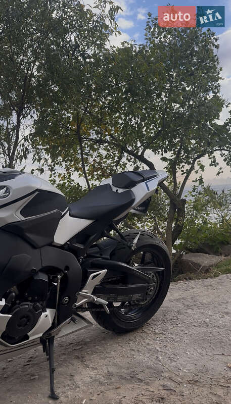 Спортбайк Honda CBR 1000RR 2022 в Запорожье