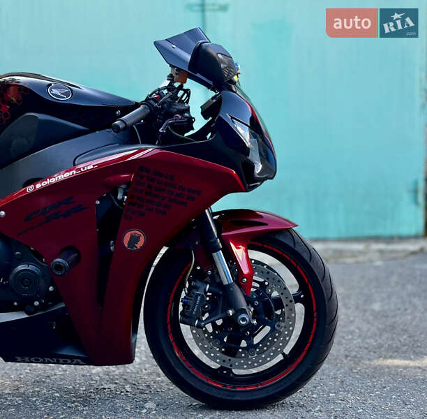 Спортбайк Honda CBR 1000RR 2010 в Одесі фото 10 Спортбайк Honda CBR 1000RR 2010 в Одесі